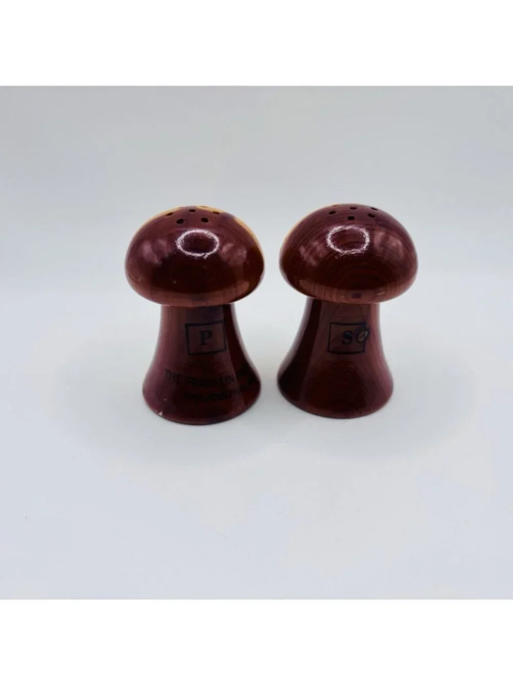 Vintage Wooden Franklin Inst. PA Souvenir Mushroom Salt & Pepper Shakers. RARE!